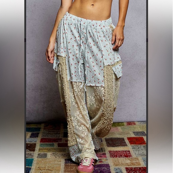 POL Floral Lace Set - Picture 4 of 9